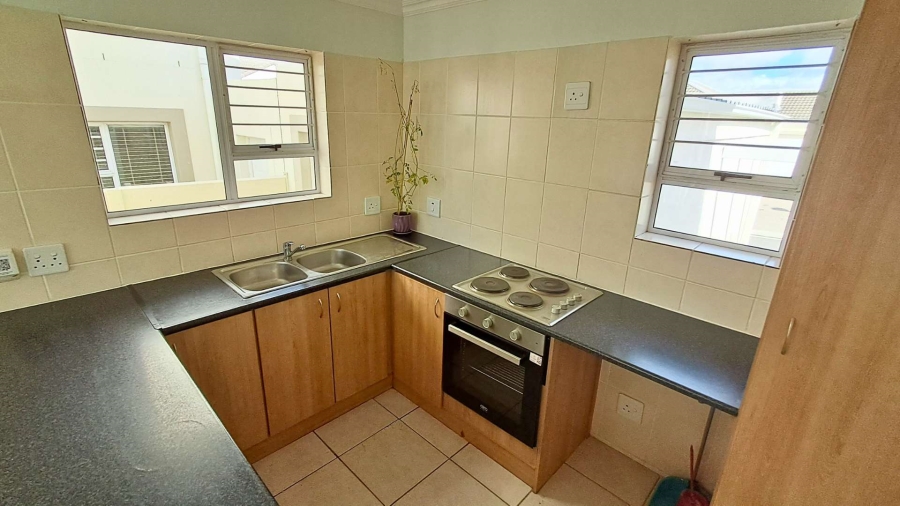 To Let 2 Bedroom Property for Rent in Somerset West Western Cape
